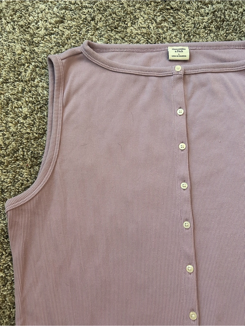 A&F Button Front Tank - Picture 2 of 3